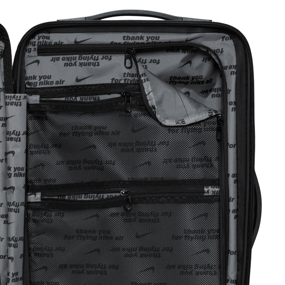 Nike 22 IN Hardshell Luggage