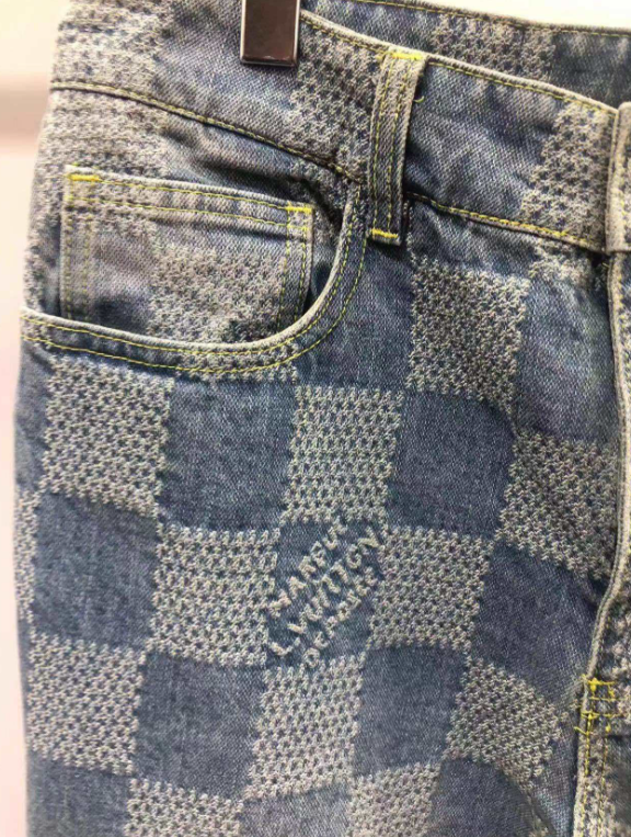Checkered Denim Jeans – Light Wash