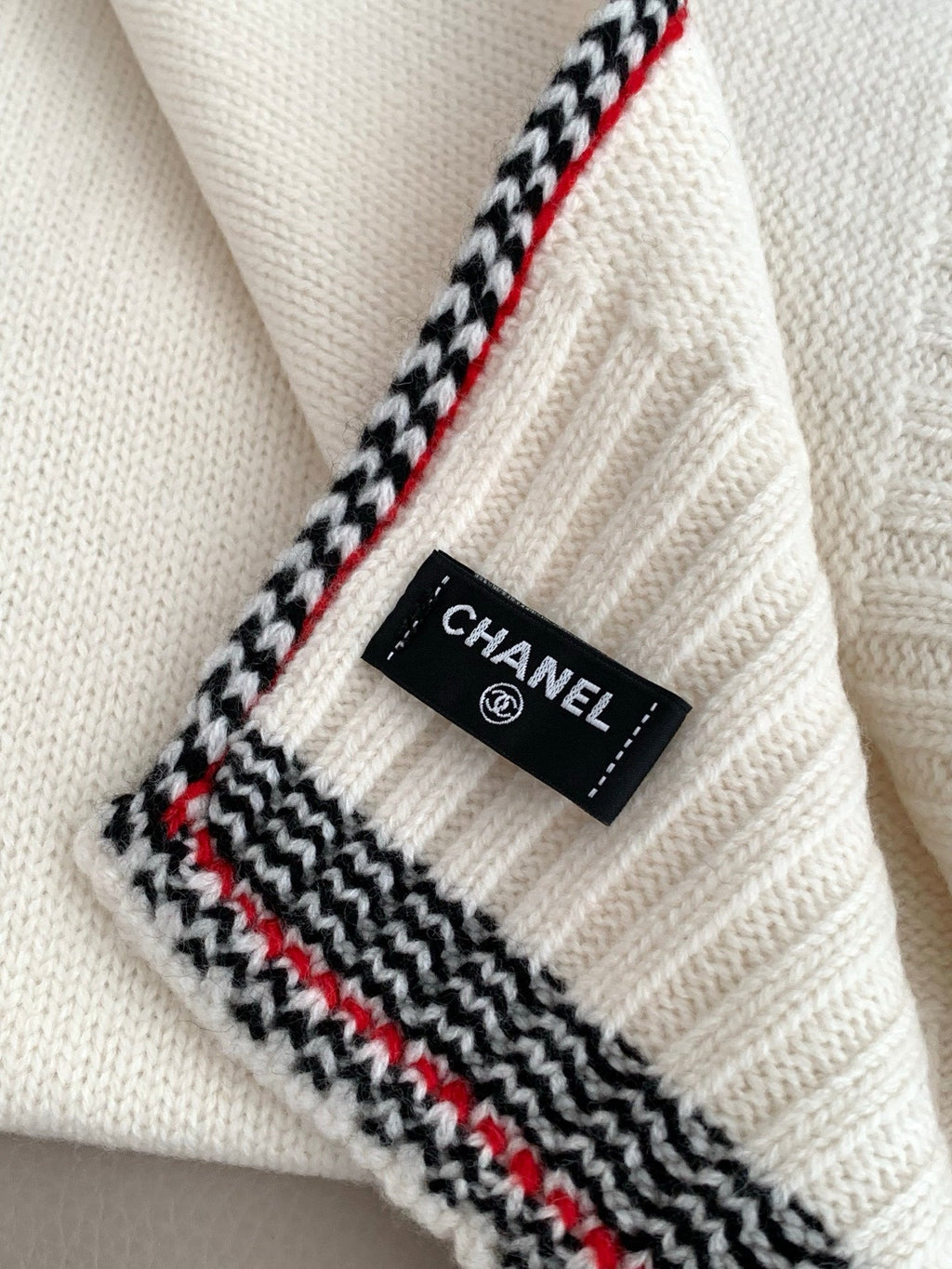 Chanel Style Contrast-Trim Scarf and Beanie Set