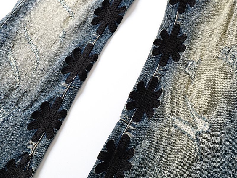 LOSTSHDWS Floral Applique Flared Jeans