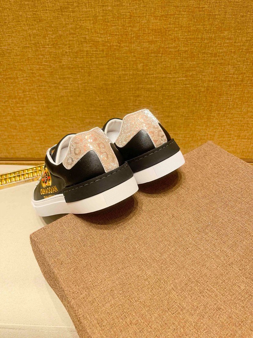 Men's Emblem Low-Top Sneakers