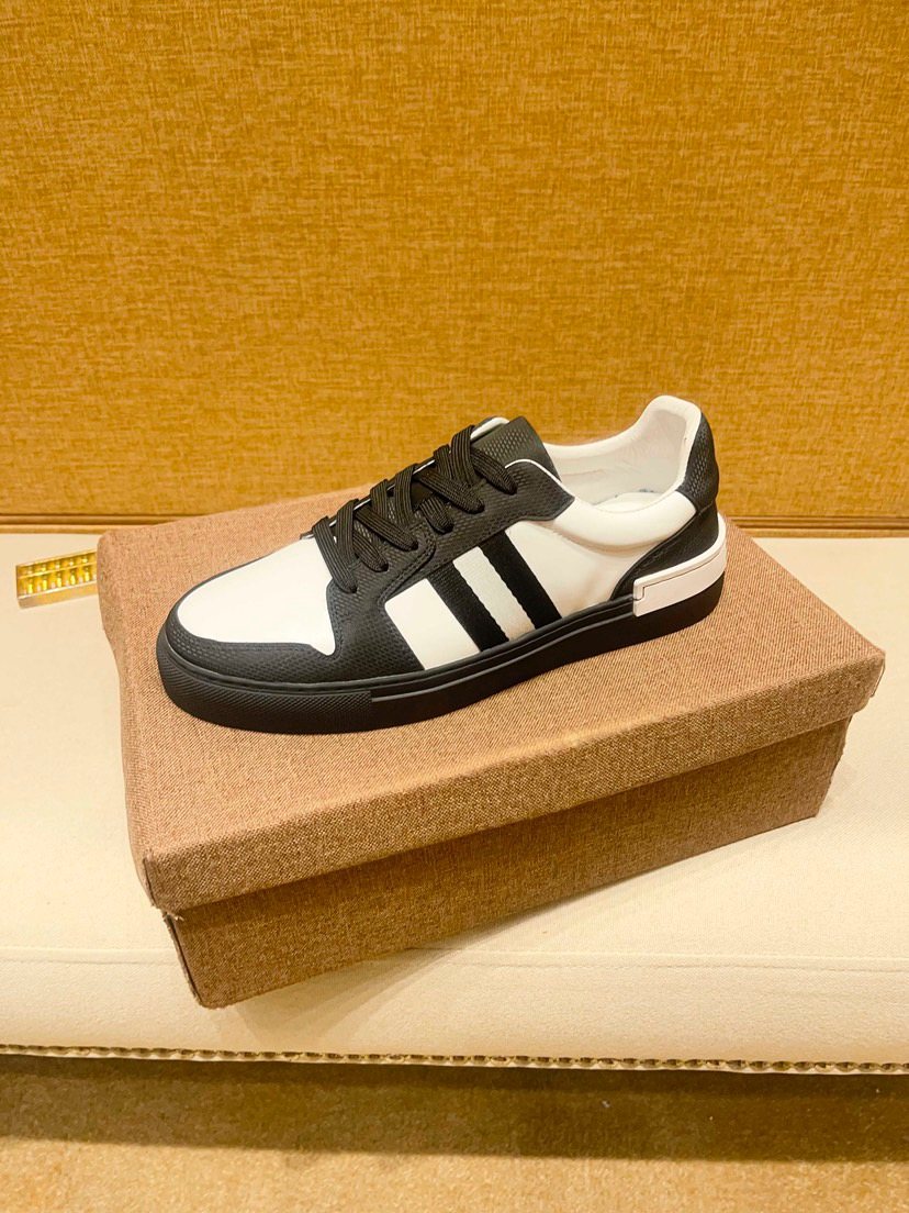 Dolce & Gabbana Black and White Stripe Low-Top Sneakers