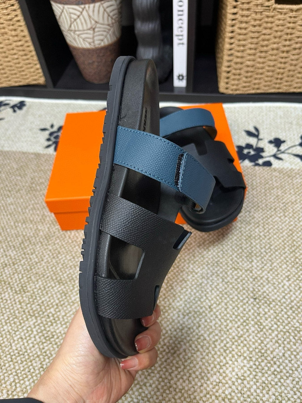 Hermès Men's Kazimir Slide Sandals - Black and Blue