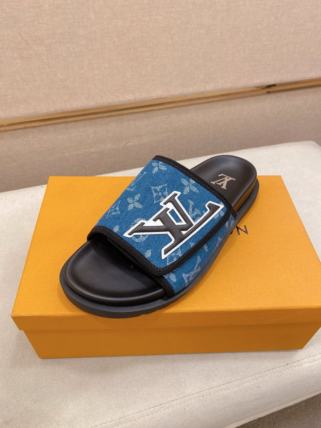Louis Vuitton Men's Blue Patterned Slide Sandals