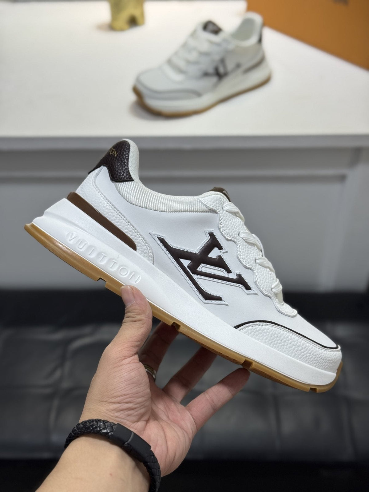 Louis Vuitton LV-Detail Low-Top Sneakers