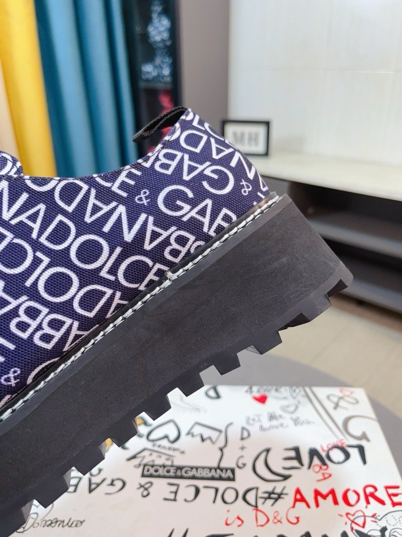 Dolce & Gabbana Men's Text-Print Lug Sole Shoes
