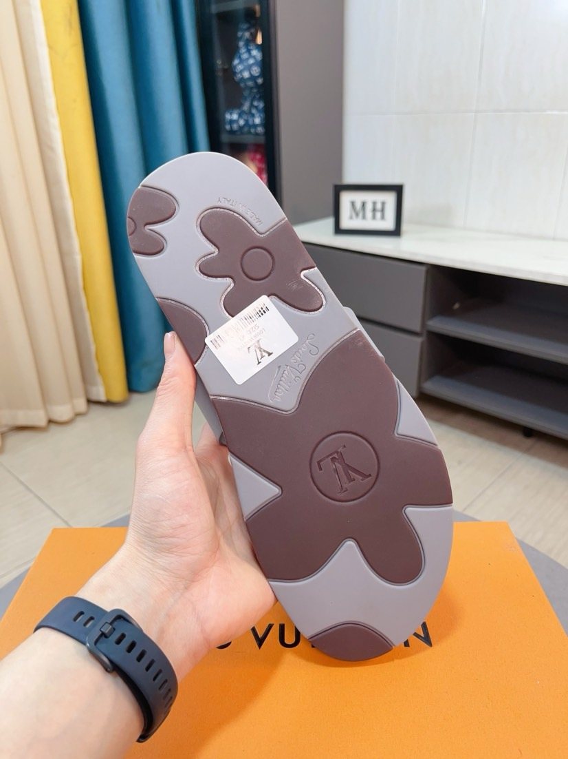 Louis Vuitton Men's Logo-Pattern Slide Sandals