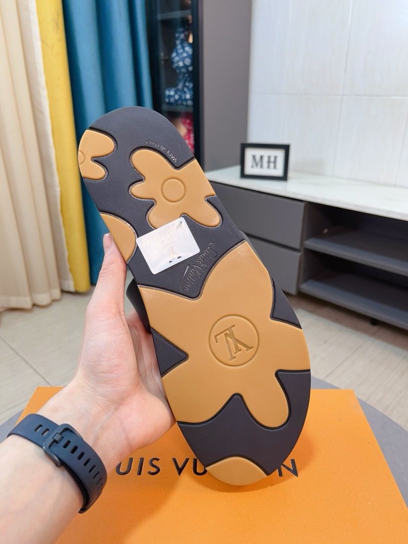 Louis Vuitton Men's Logo-Pattern Slide Sandals