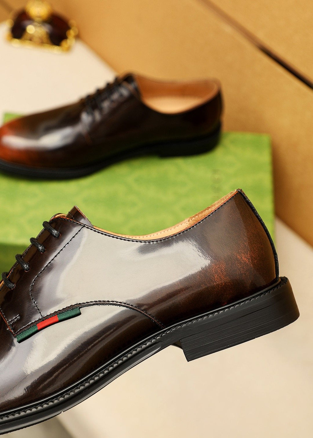 GUCCI Stripe Lace-Up Dress Shoes